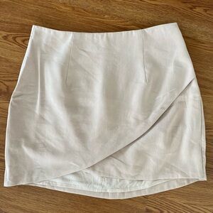 Gianni Bini Cream Asymmetrical Mini Skirt